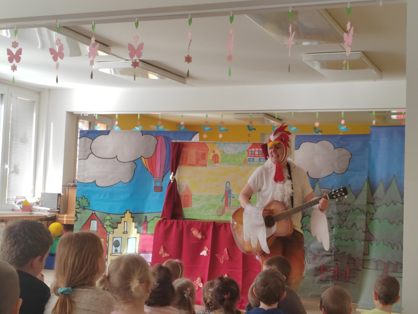 Lenčiny zpívánky v mš - slepičko, kde máš vajíčko